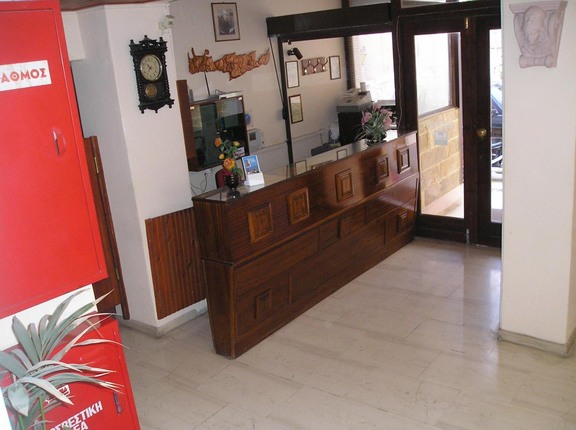 Tina Hotel Chania  Buitenkant foto