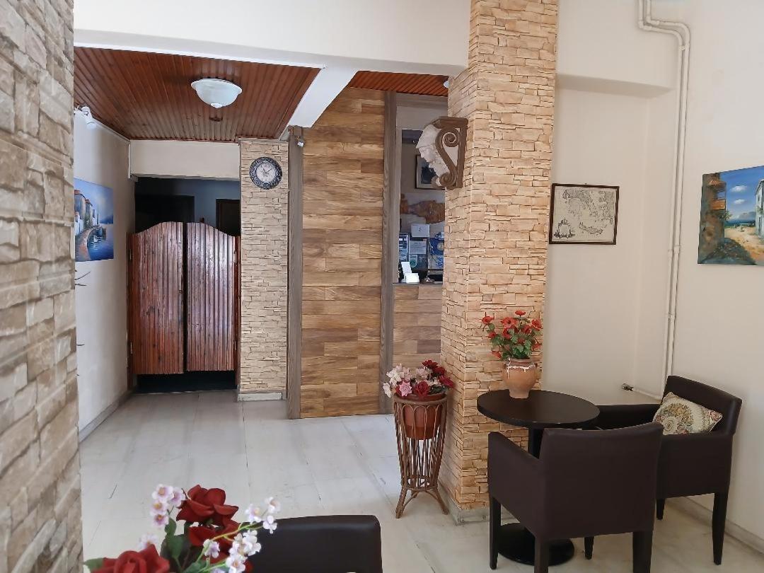 Tina Hotel Chania  Buitenkant foto