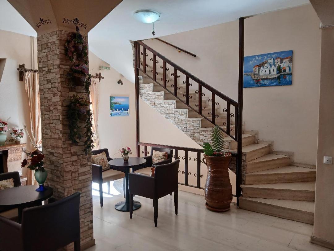 Tina Hotel Chania  Buitenkant foto